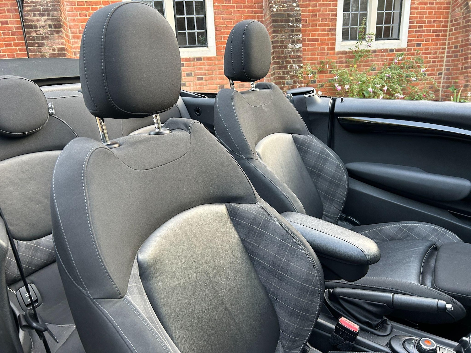 Used MINI Convertible 2017 for sale - 76596929: Photo 7