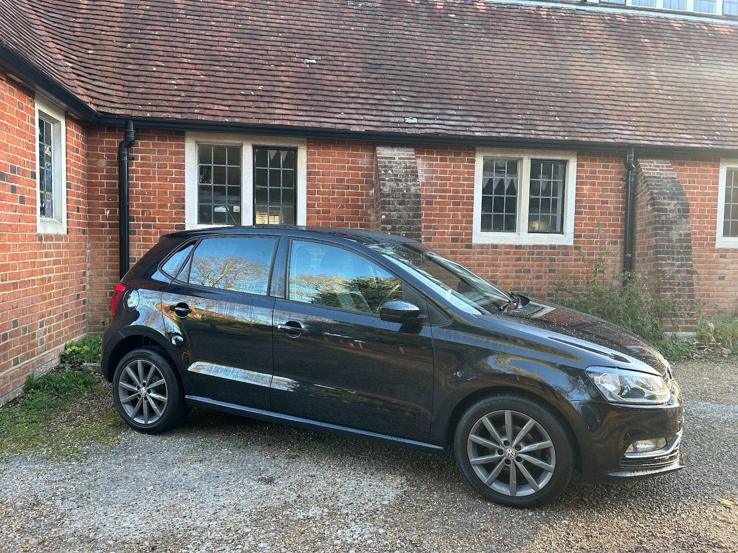 Used Volkswagen Polo 2015 for sale - 76865137: Photo 1