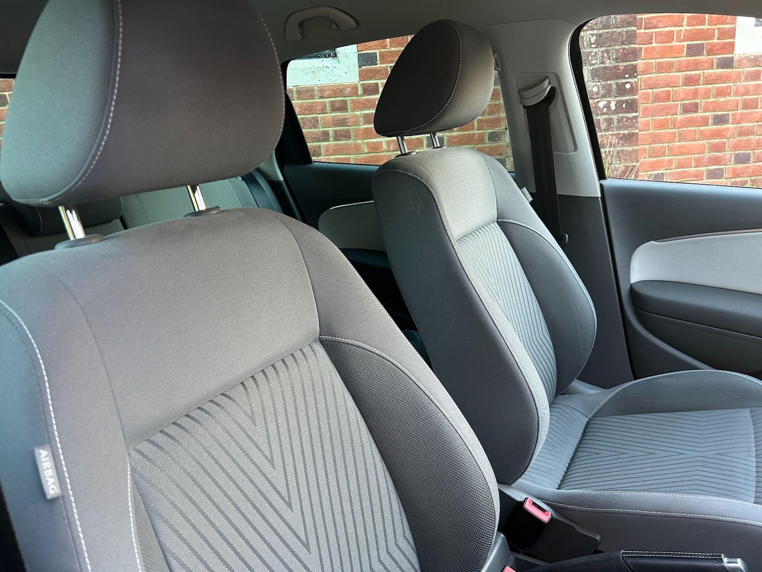 Used Volkswagen Polo 2015 for sale - 76865137: Photo 7