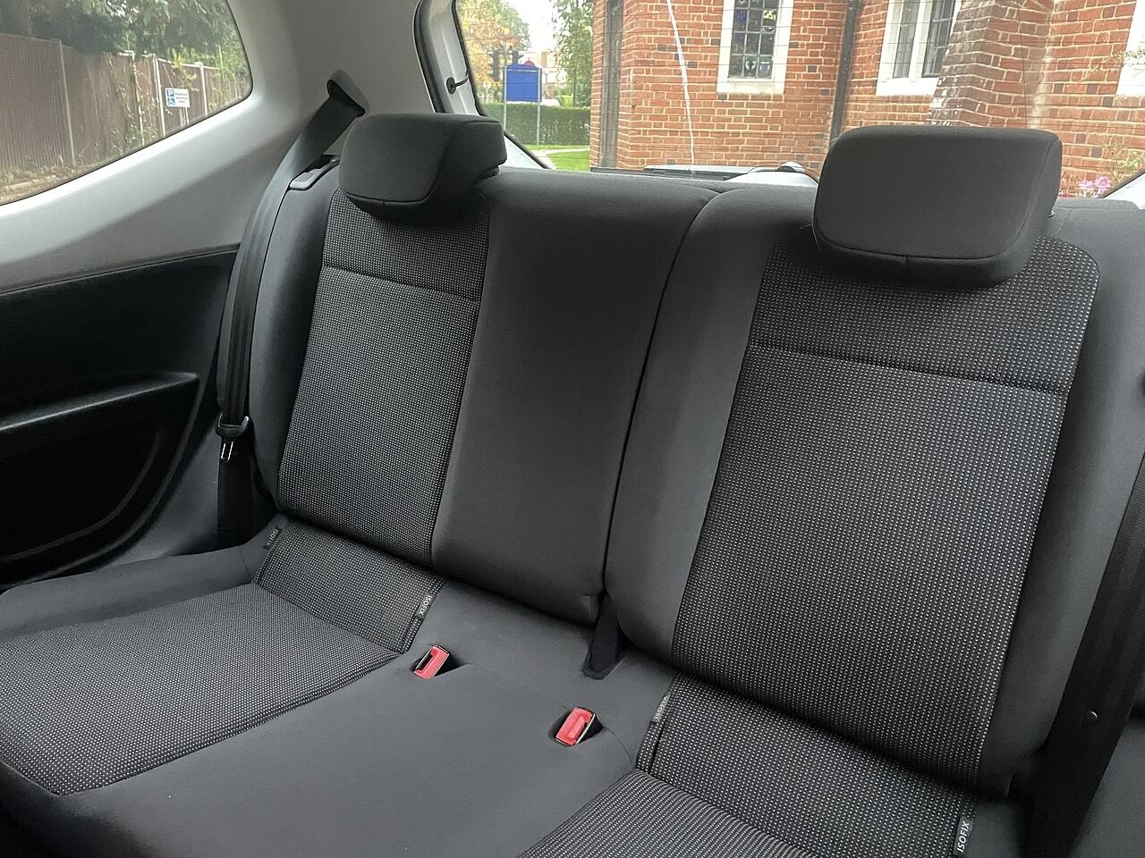 Used Volkswagen up! 2014 for sale - 76284444: Photo 32