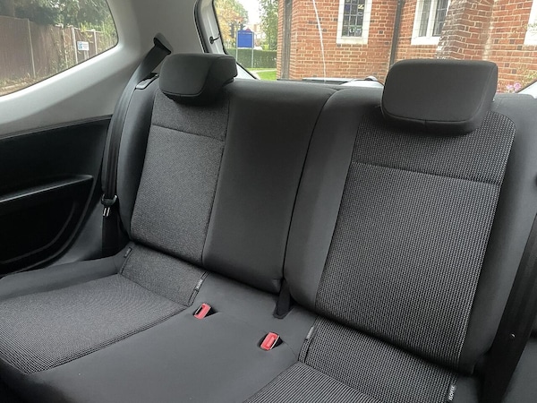 Used Volkswagen up! 2014 for sale - 76284444: Photo 32