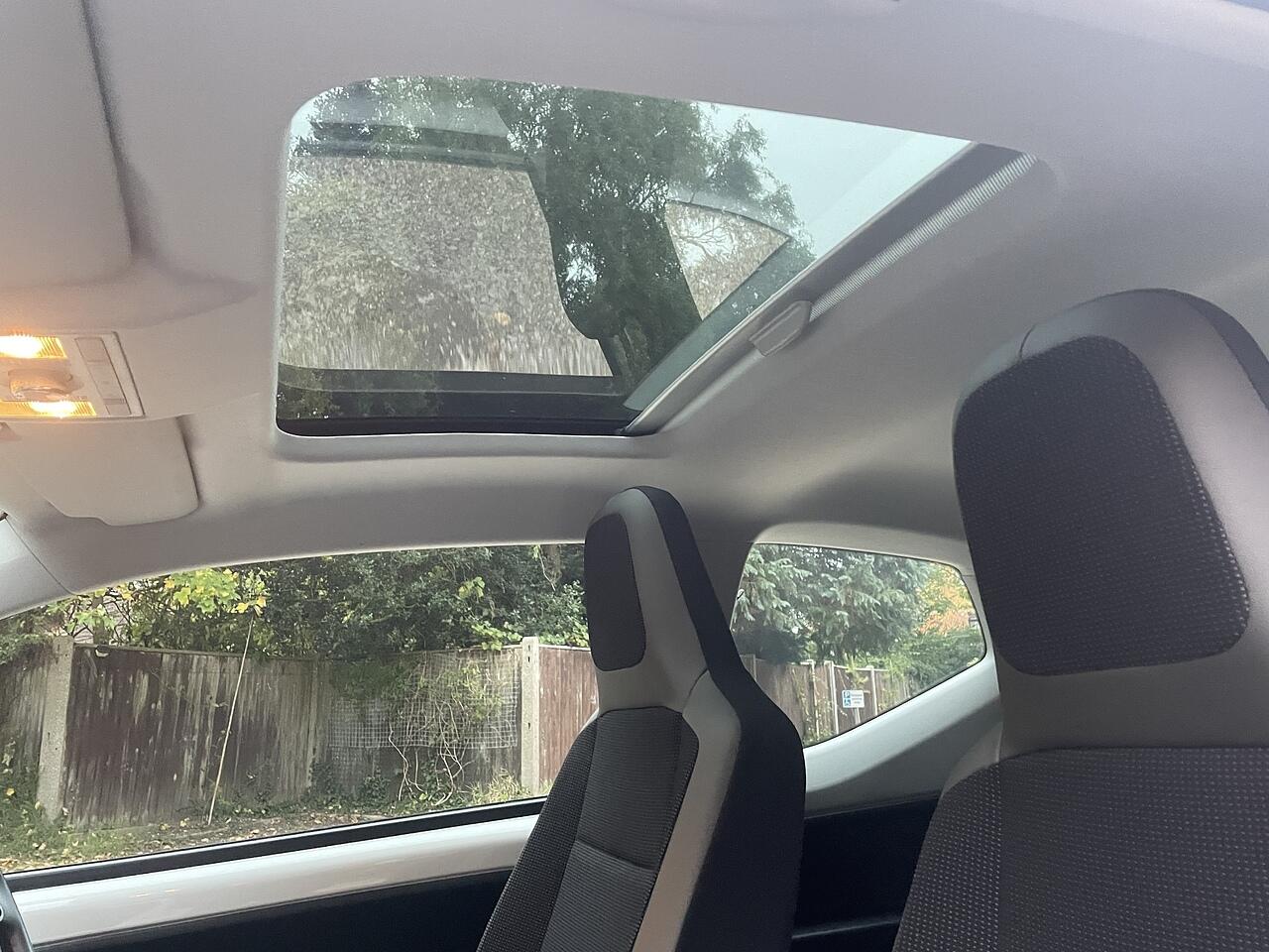 Used Volkswagen up! 2014 for sale - 76284444: Photo 34