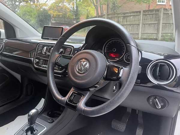 Used Volkswagen up! 2014 for sale - 76284444: Photo 37