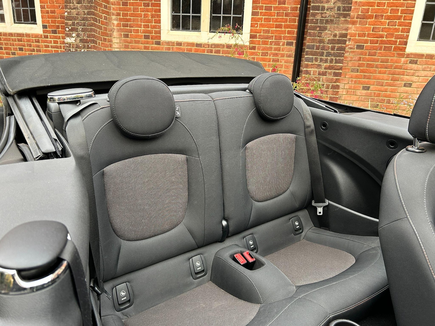 Used MINI Convertible 2017 for sale - 76389276: Photo 15