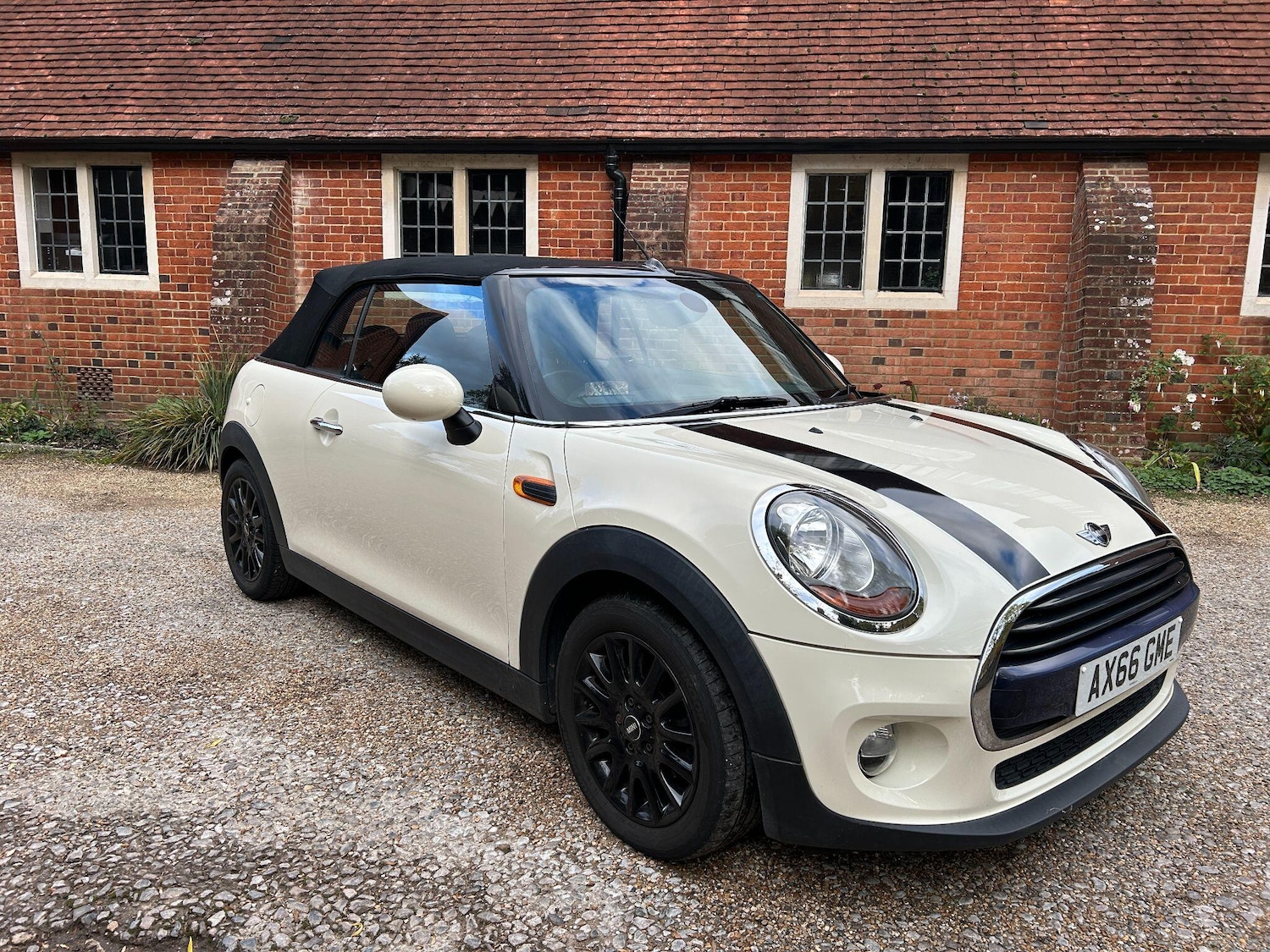 Used MINI Convertible 2017 for sale - 76389276: Photo 24