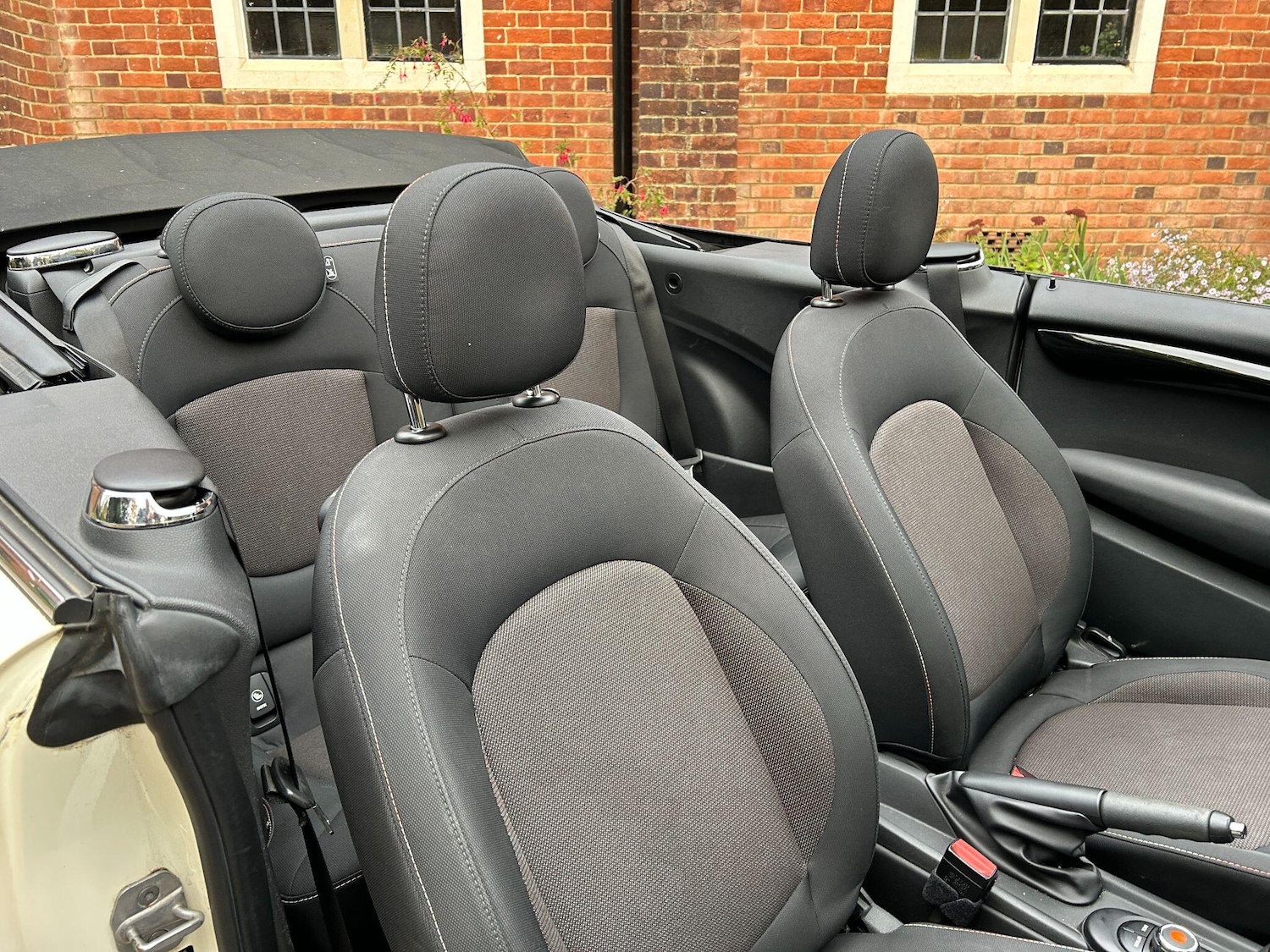 Used MINI Convertible 2017 for sale - 76389276: Photo 7