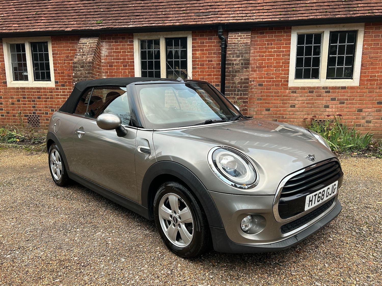 Used MINI Convertible 2018 for sale - 76644955: Photo 19