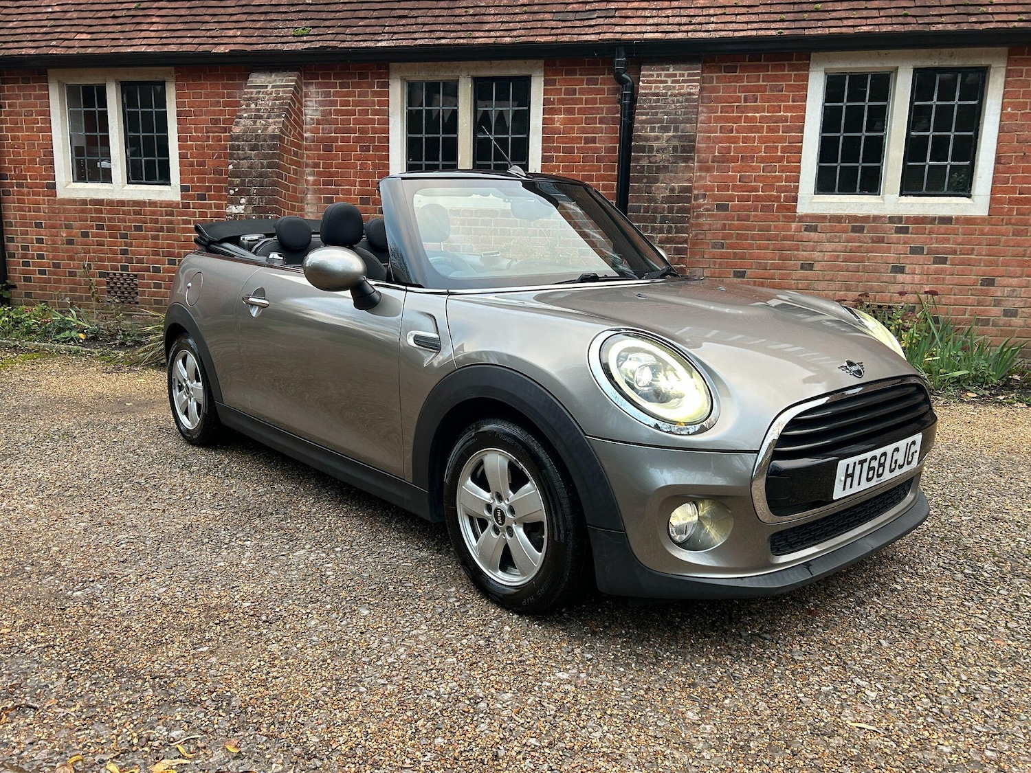 Used MINI Convertible 2018 for sale - 76644955: Photo 24