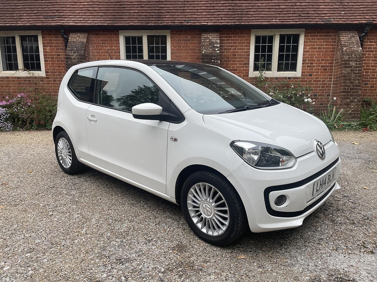 Used Volkswagen up! 2014 for sale - 76995362: Photo 2