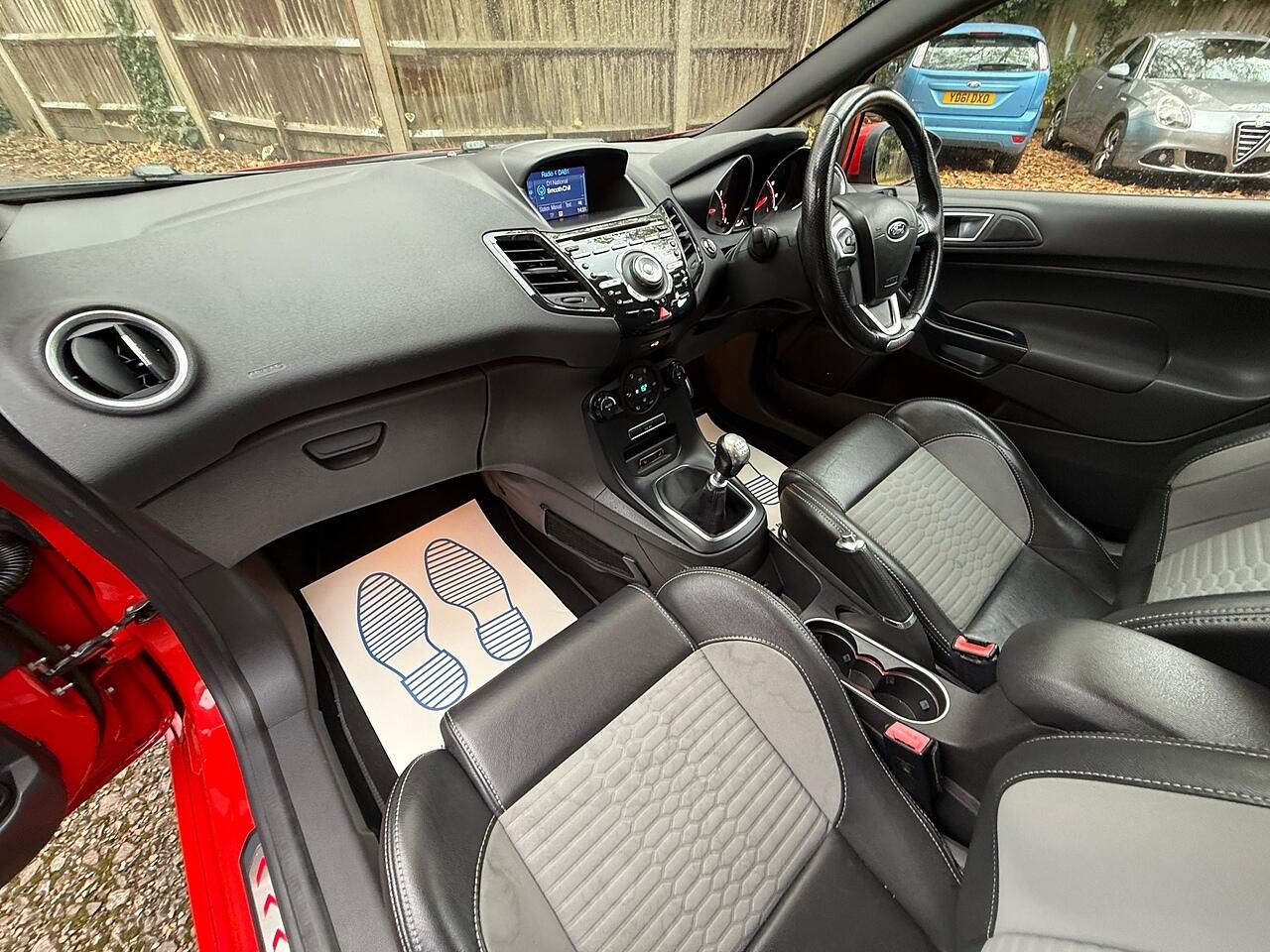 Used Ford Fiesta 2015 for sale - 76512538: Photo 13