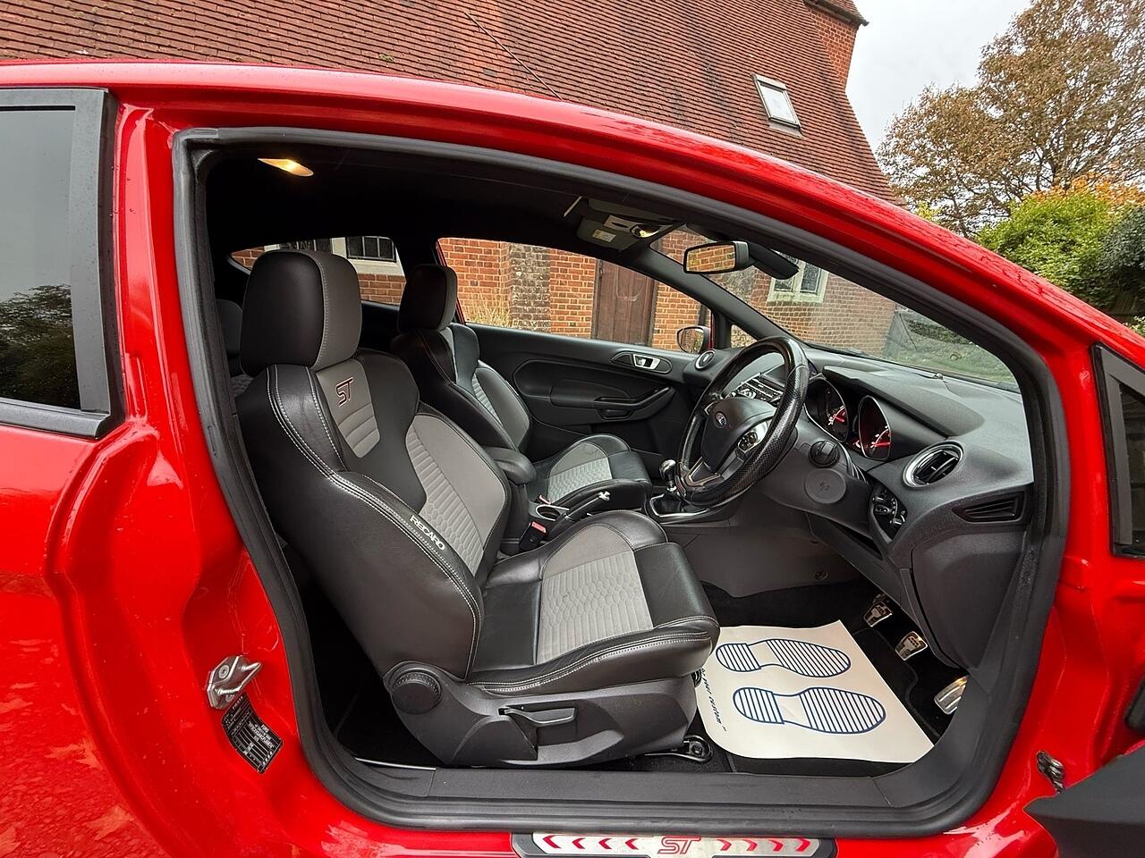 Used Ford Fiesta 2015 for sale - 76512538: Photo 15