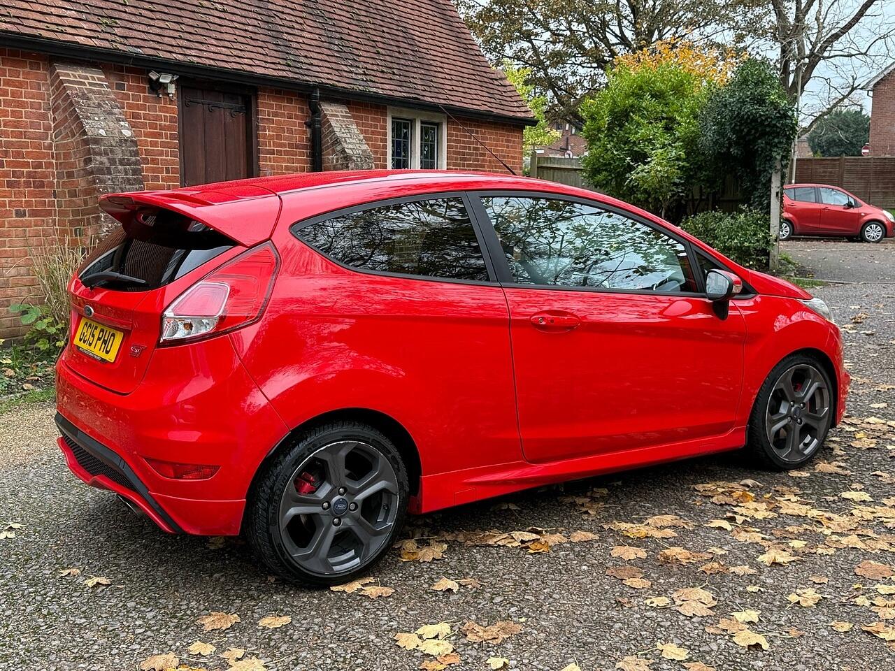 Used Ford Fiesta 2015 for sale - 76512538: Photo 4