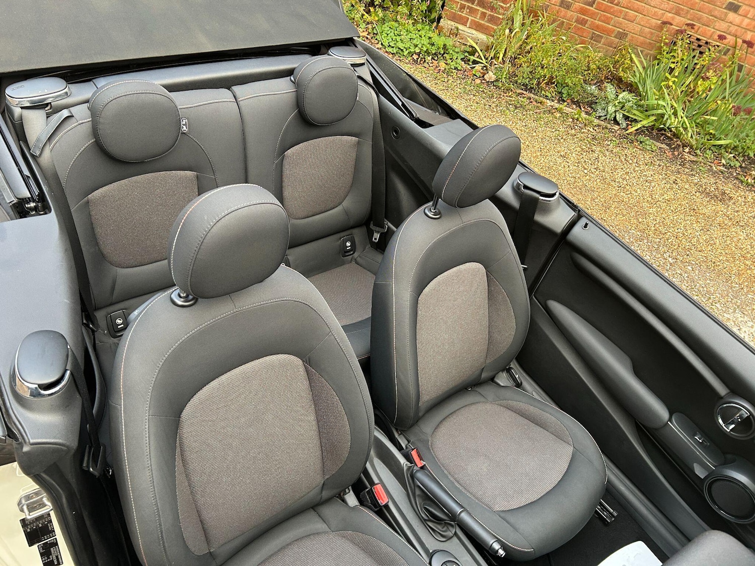 Used MINI Convertible 2016 for sale - 76742483: Photo 11