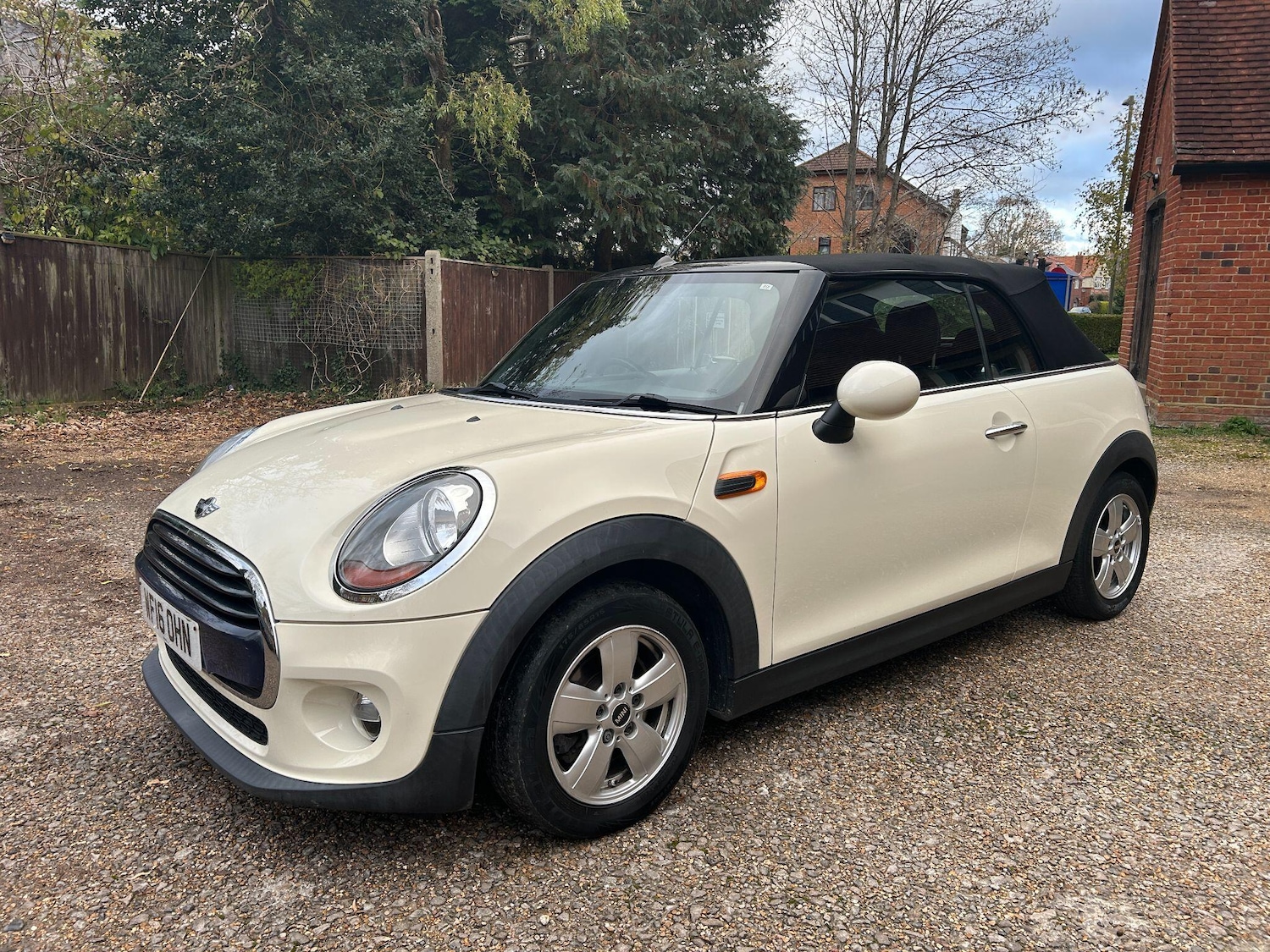 Used MINI Convertible 2016 for sale - 76742483: Photo 24