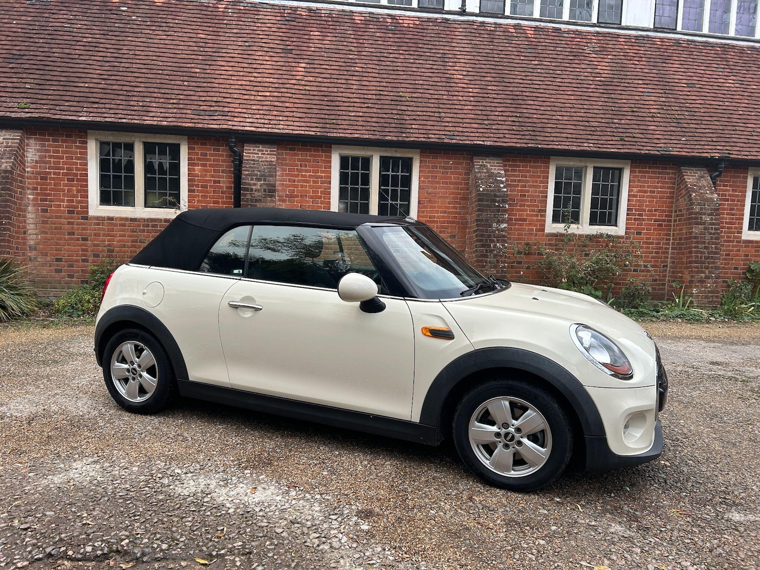 Used MINI Convertible 2016 for sale - 76742483: Photo 34