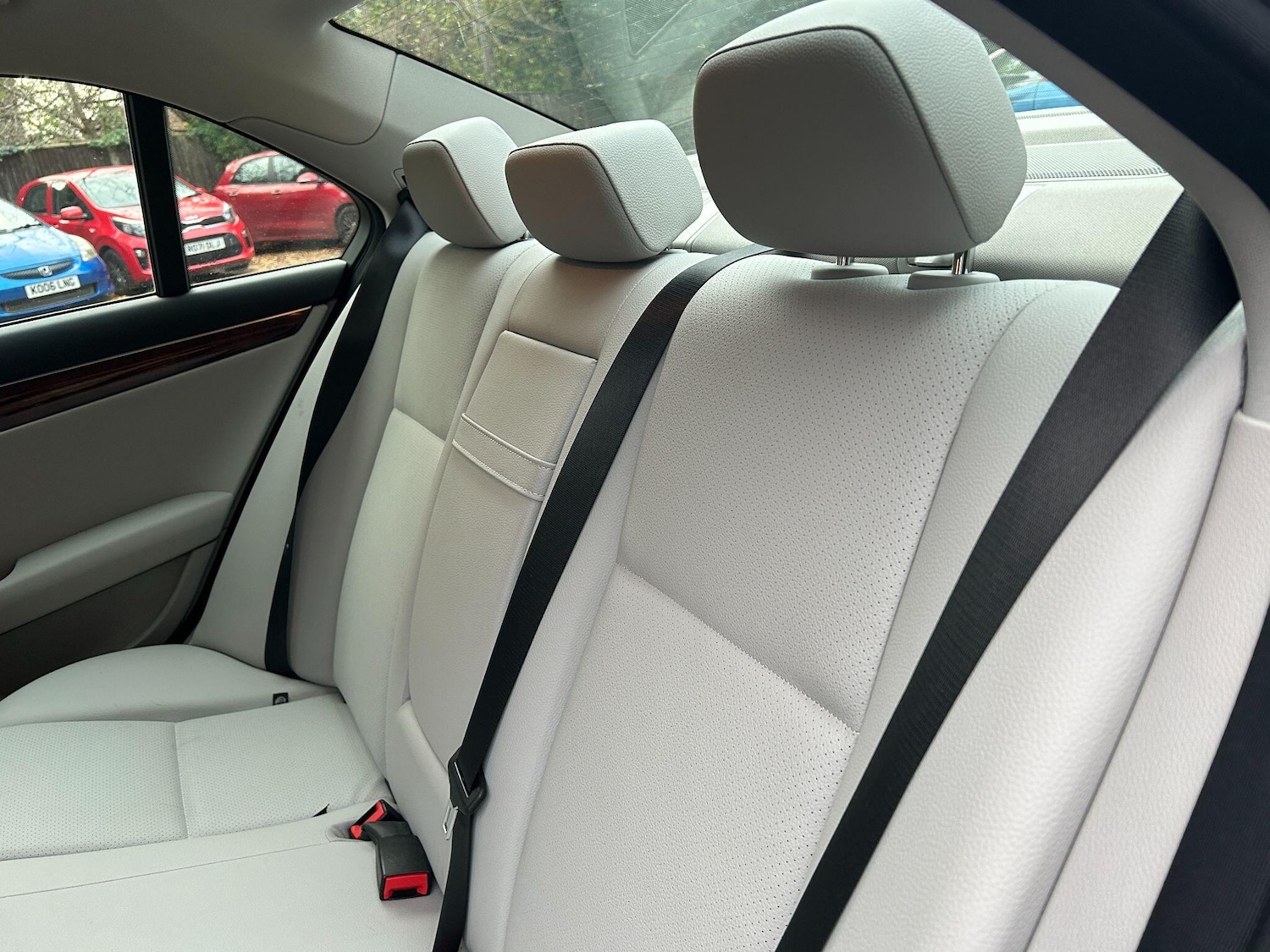 Used Mercedes-Benz C Class 2011 for sale - 76573493: Photo 8