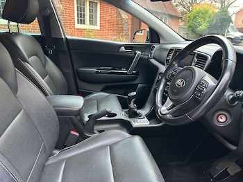 Used Kia Sportage 2017 for sale - 76538776: Photo