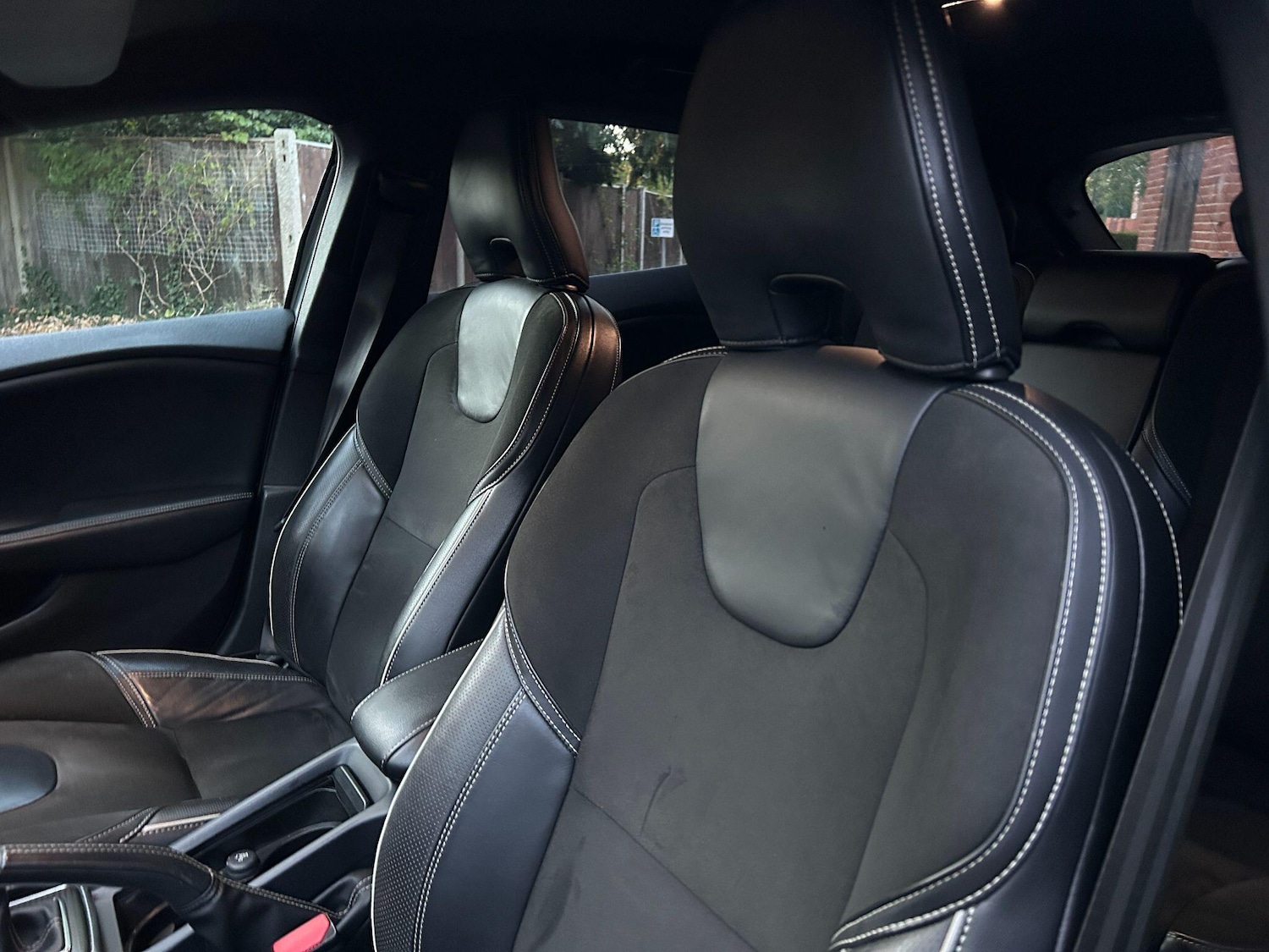 Used Volvo V40 2017 for sale - 76398824: Photo 10