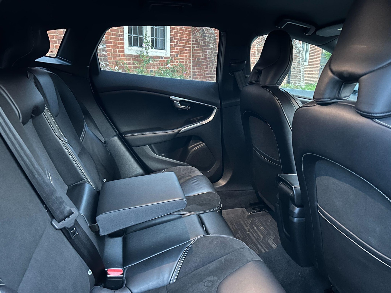 Used Volvo V40 2017 for sale - 76398824: Photo 15