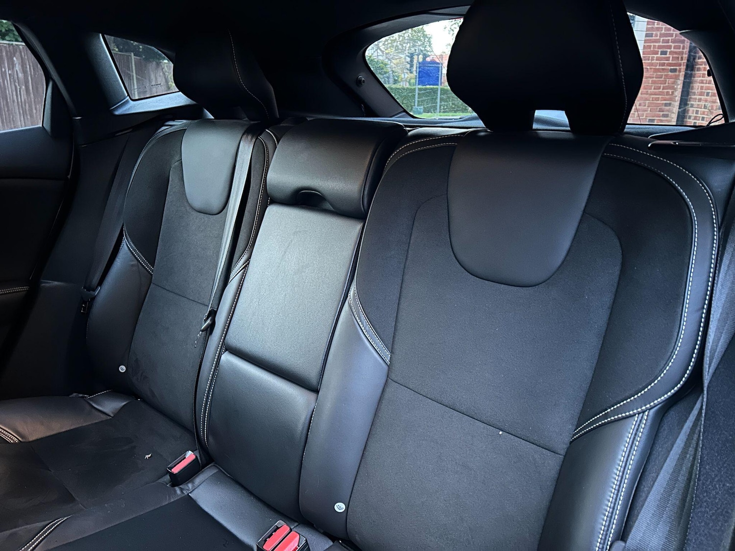 Used Volvo V40 2017 for sale - 76398824: Photo 9