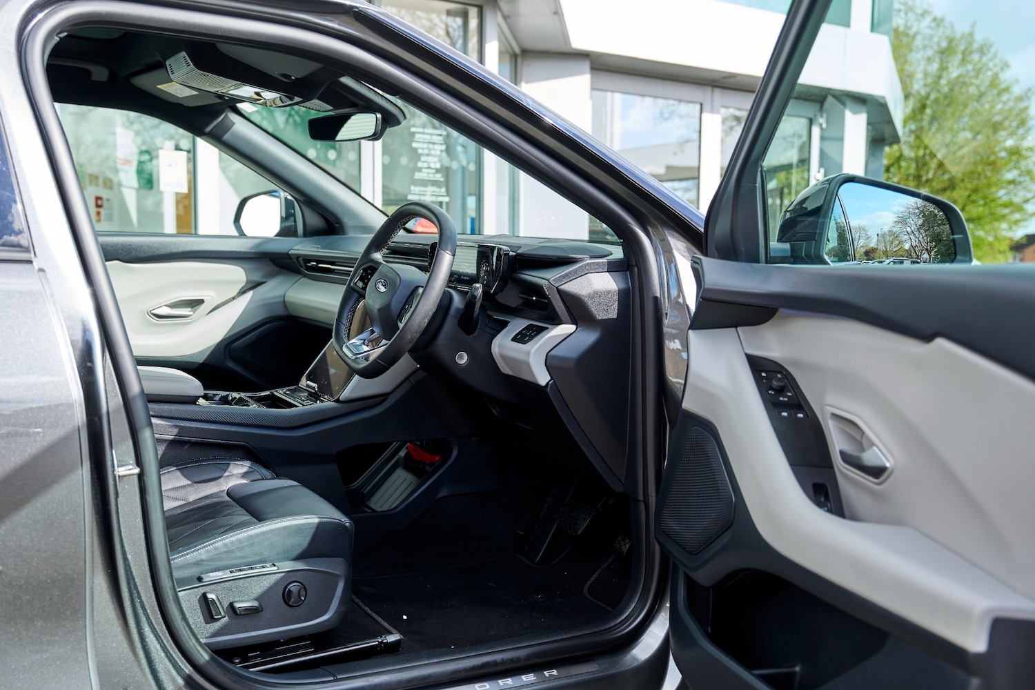 Used Ford Explorer 2024 for sale - 78053019: Photo 11