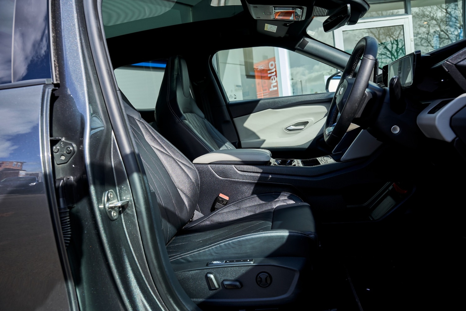 Used Ford Explorer 2024 for sale - 78053019: Photo 15