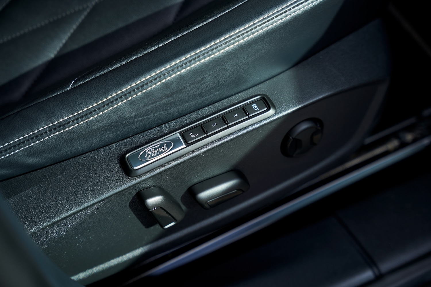 Used Ford Explorer 2024 for sale - 78053019: Photo 28