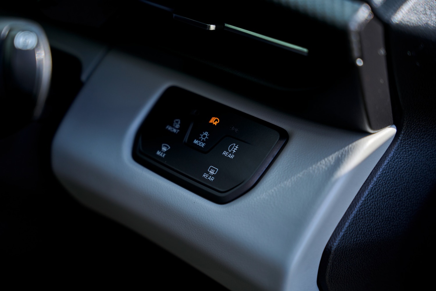 Used Ford Explorer 2024 for sale - 78053019: Photo 30