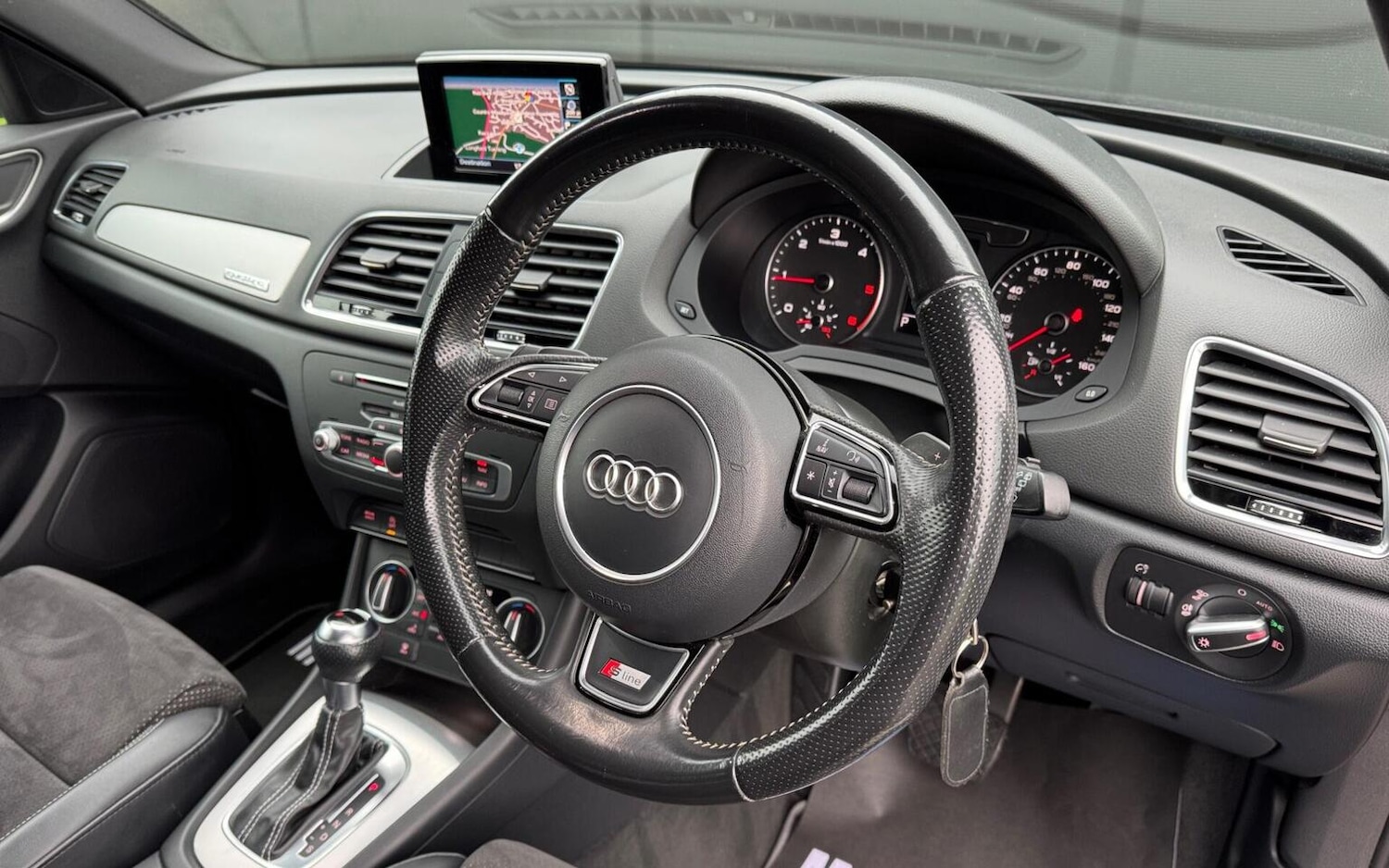 Used Audi Q3 2015 for sale - 76631490: Photo 16