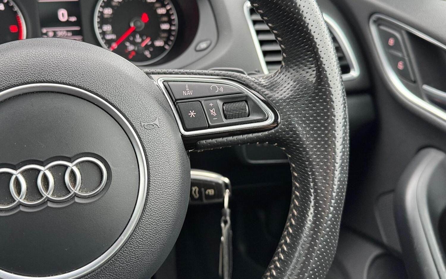 Used Audi Q3 2015 for sale - 76631490: Photo 29