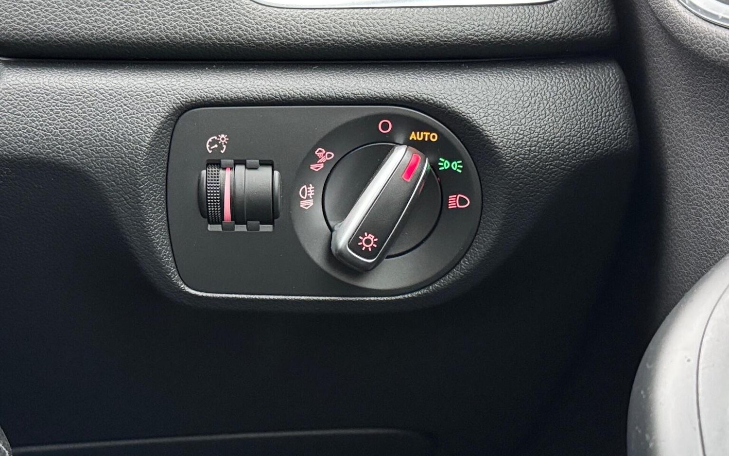 Used Audi Q3 2015 for sale - 76631490: Photo 31