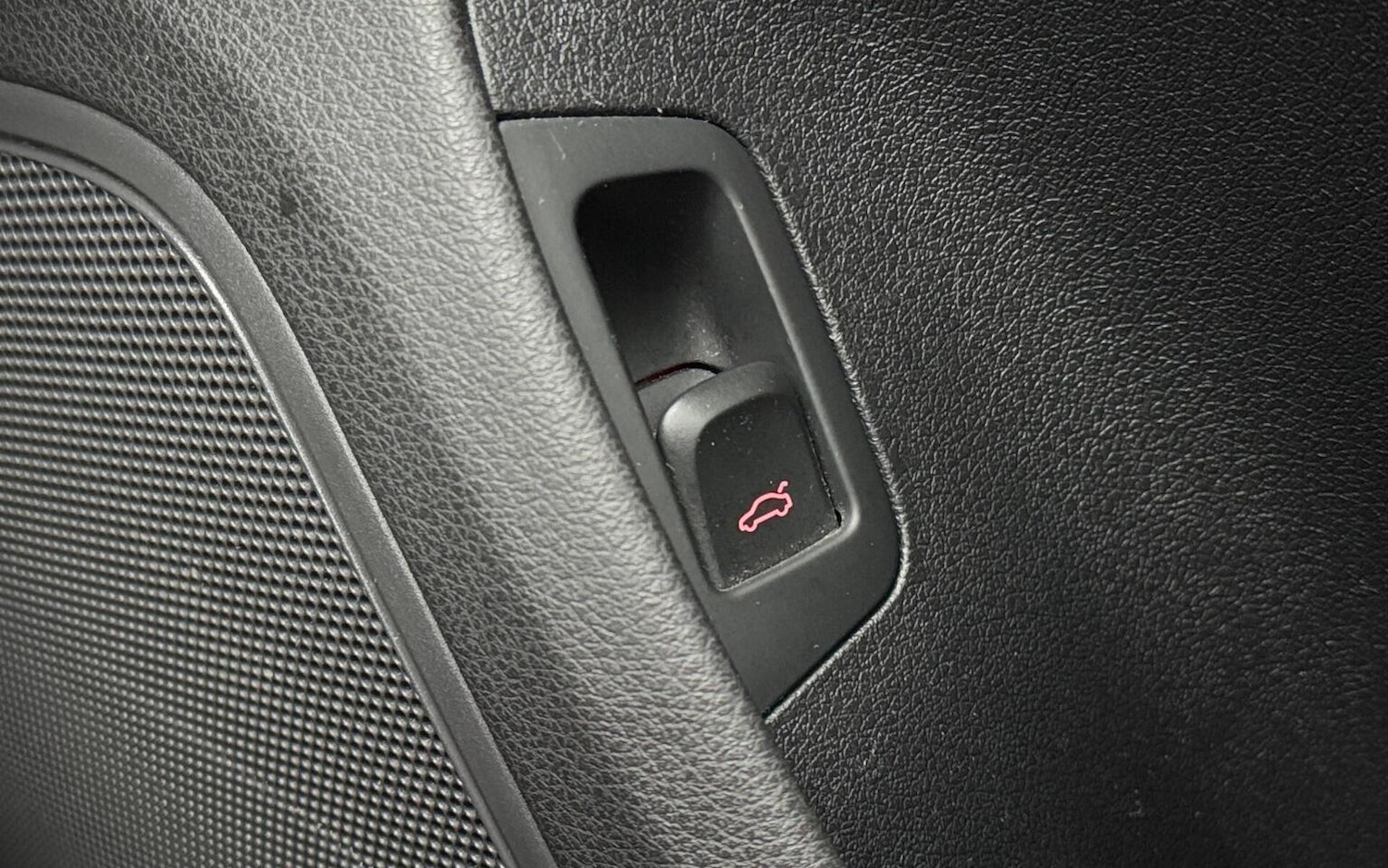 Used Audi Q3 2015 for sale - 76631490: Photo 32