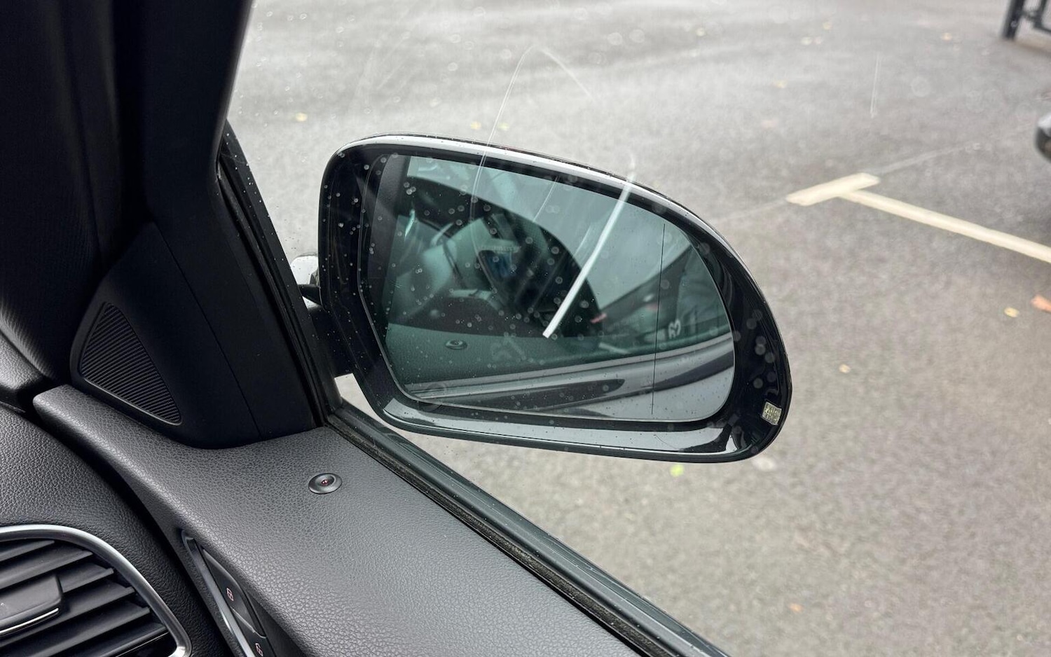 Used Audi Q3 2015 for sale - 76631490: Photo 55