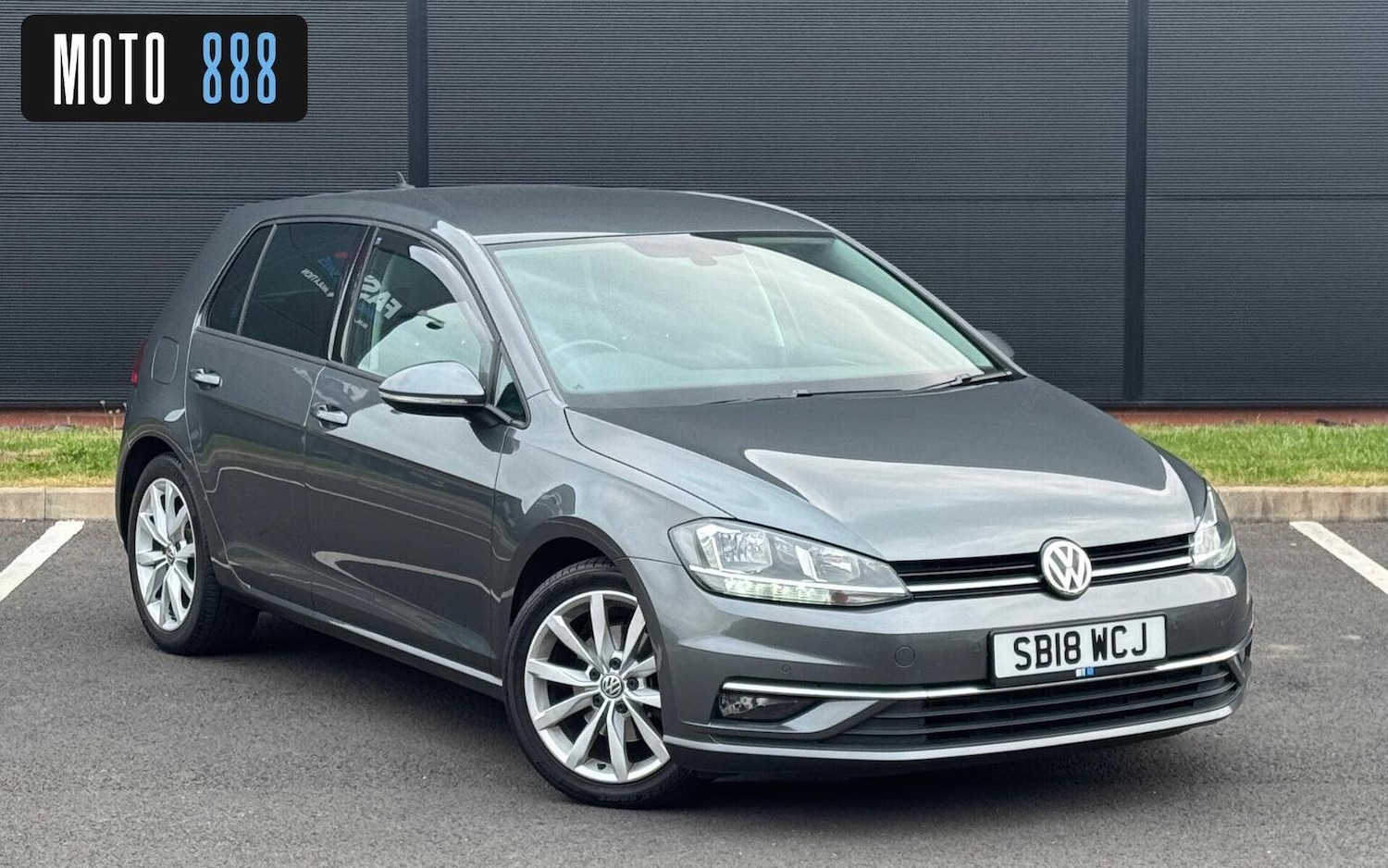 Used Volkswagen Golf 2018 for sale - 76618732: Photo 1