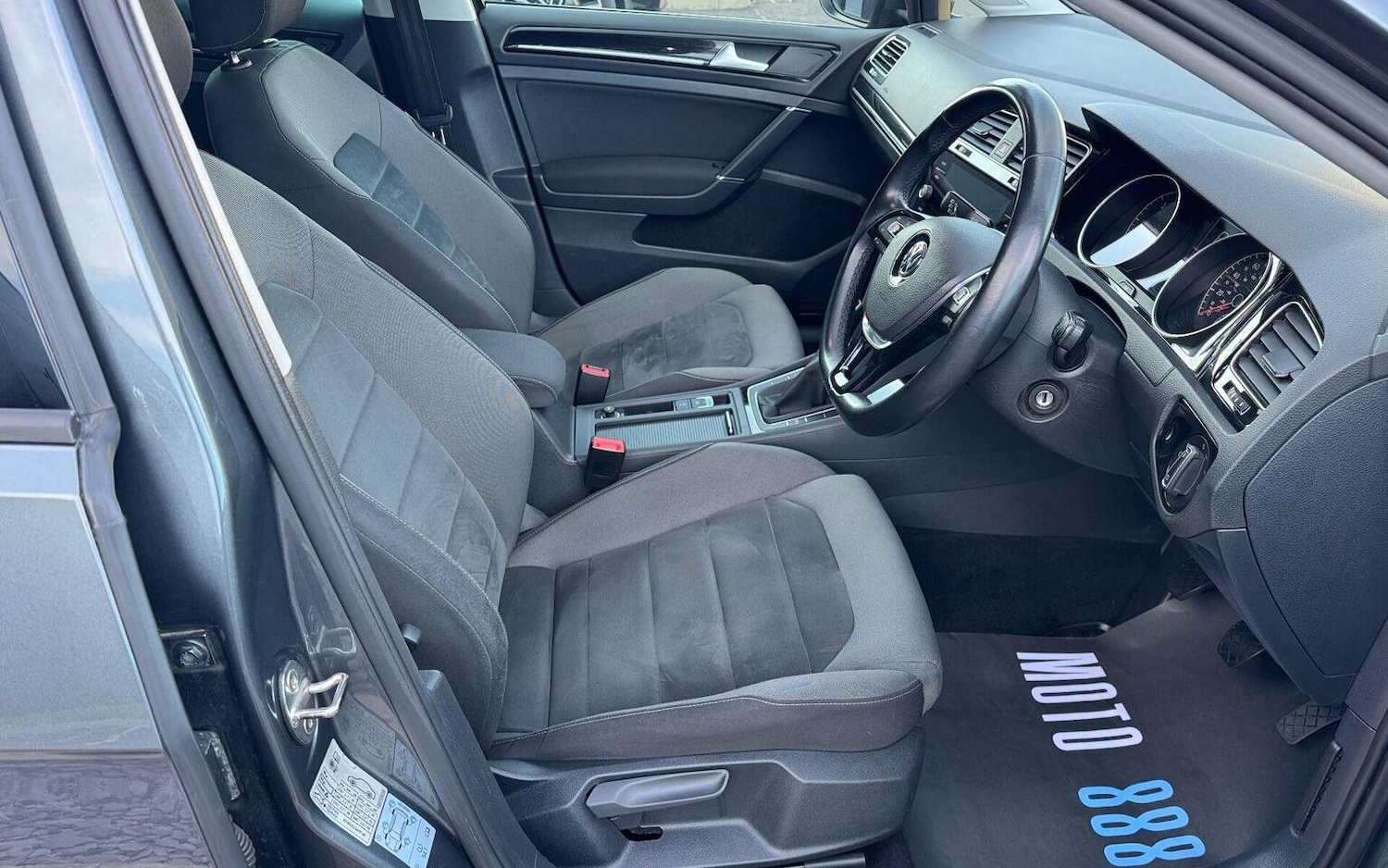 Used Volkswagen Golf 2018 for sale - 76618732: Photo 23