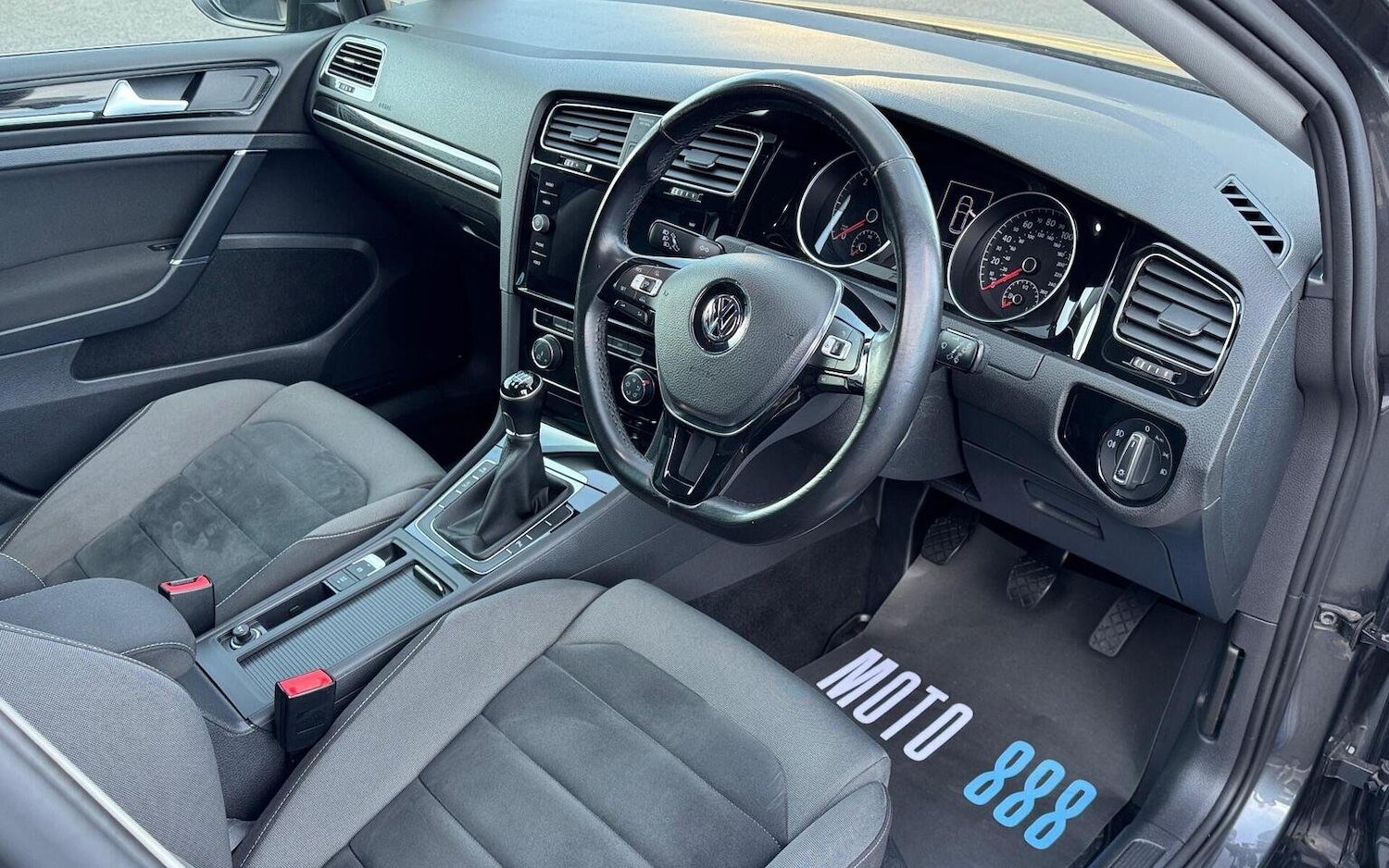 Used Volkswagen Golf 2018 for sale - 76618732: Photo 24