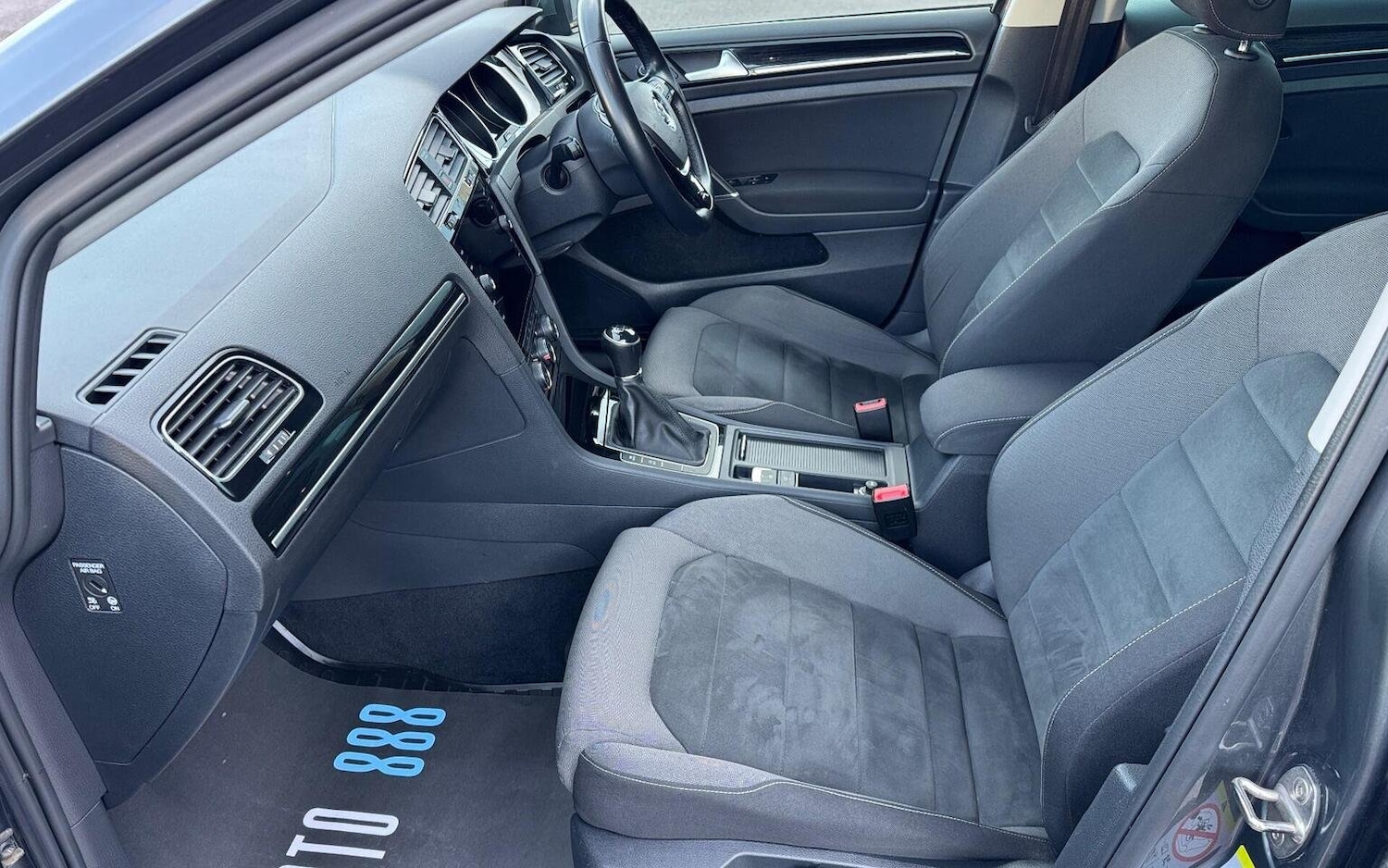 Used Volkswagen Golf 2018 for sale - 76618732: Photo 28