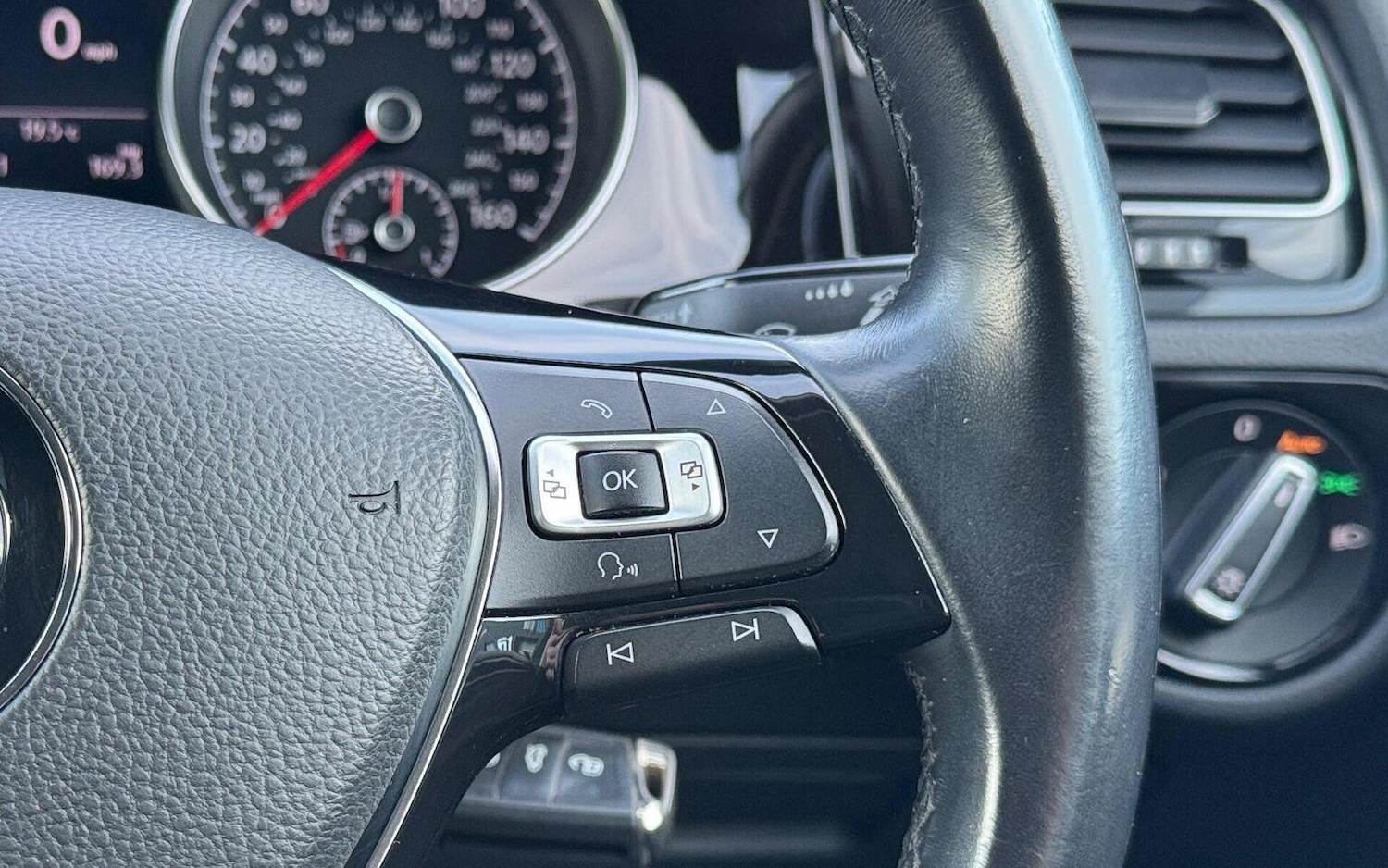 Used Volkswagen Golf 2018 for sale - 76618732: Photo 36