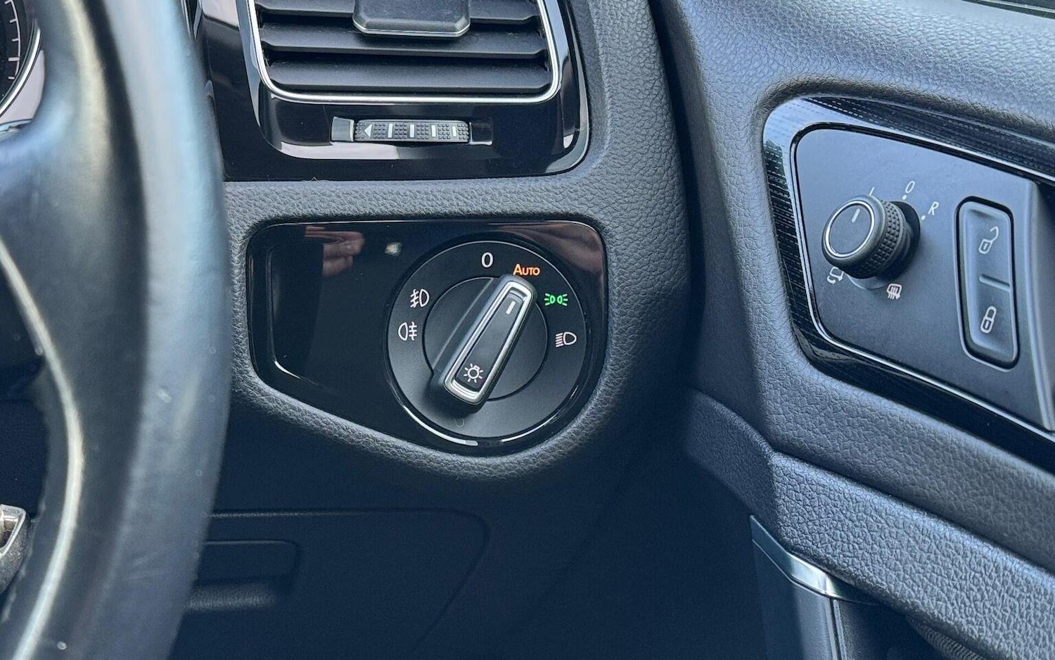 Used Volkswagen Golf 2018 for sale - 76618732: Photo 38