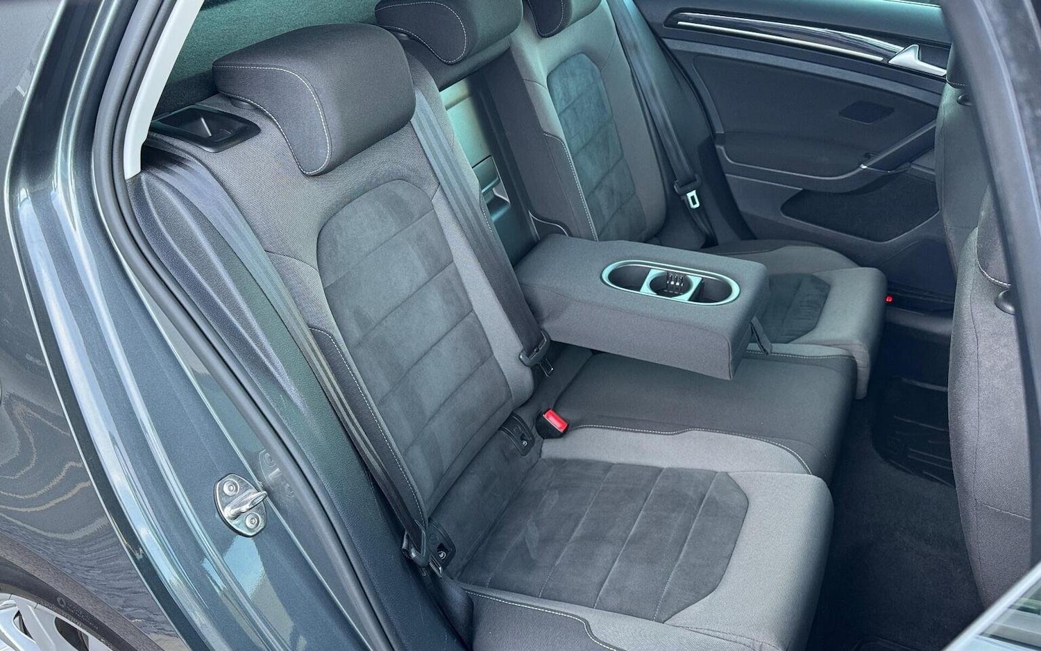 Used Volkswagen Golf 2018 for sale - 76618732: Photo 54