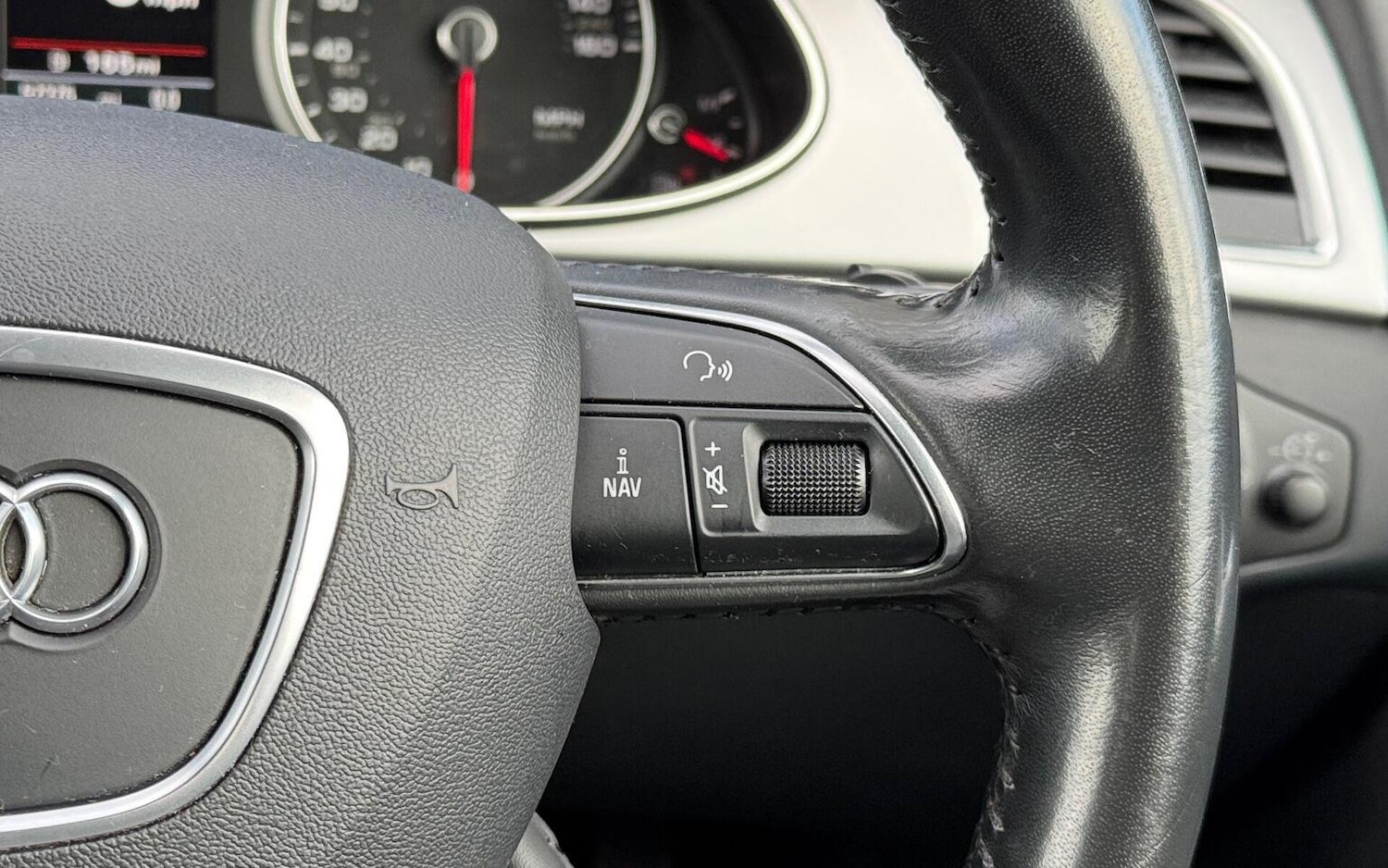 Used Audi A4 Allroad 2015 for sale - 76631552: Photo 41