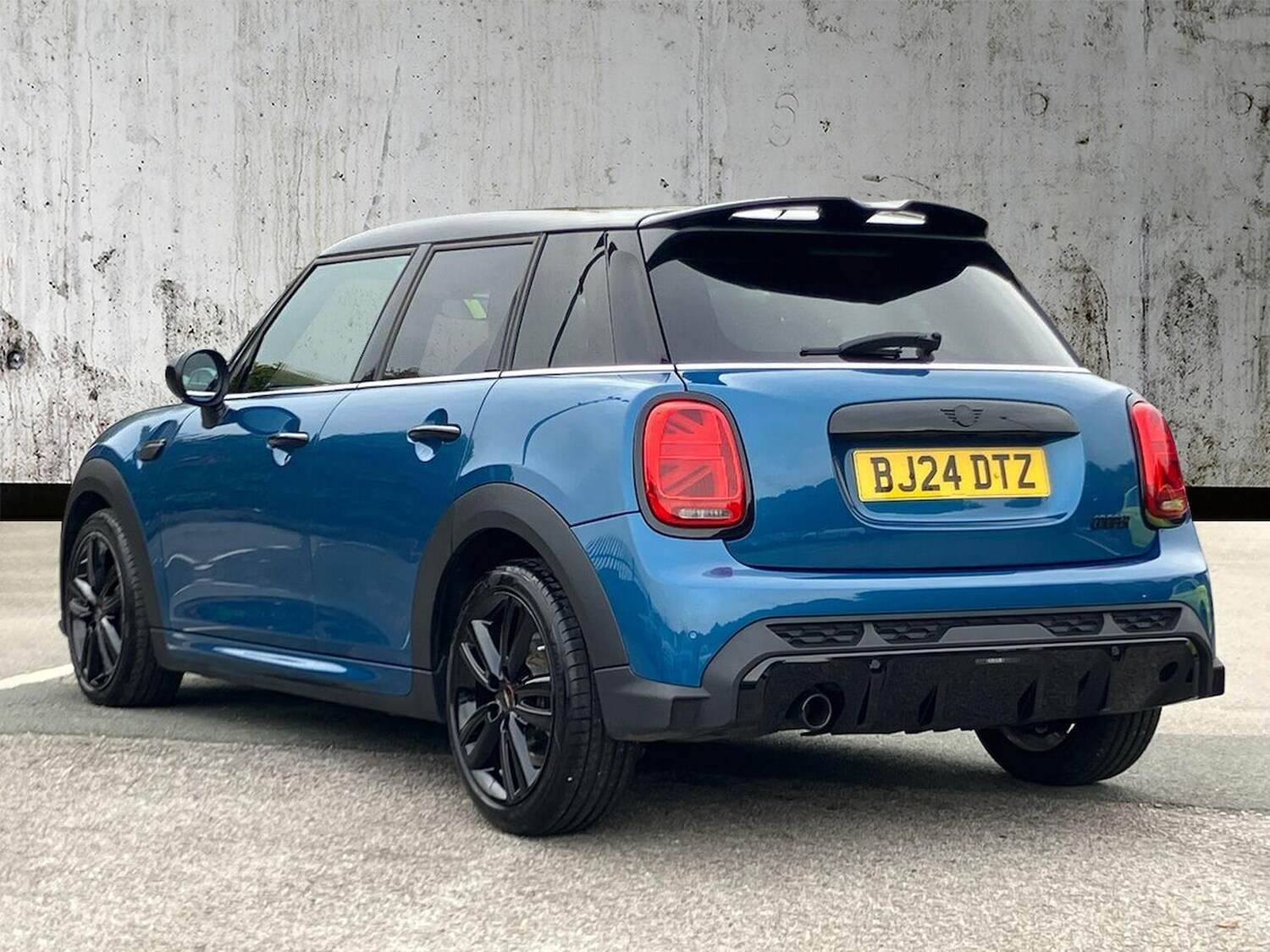 Used MINI Hatch 2024 for sale - 76313869: Photo 2