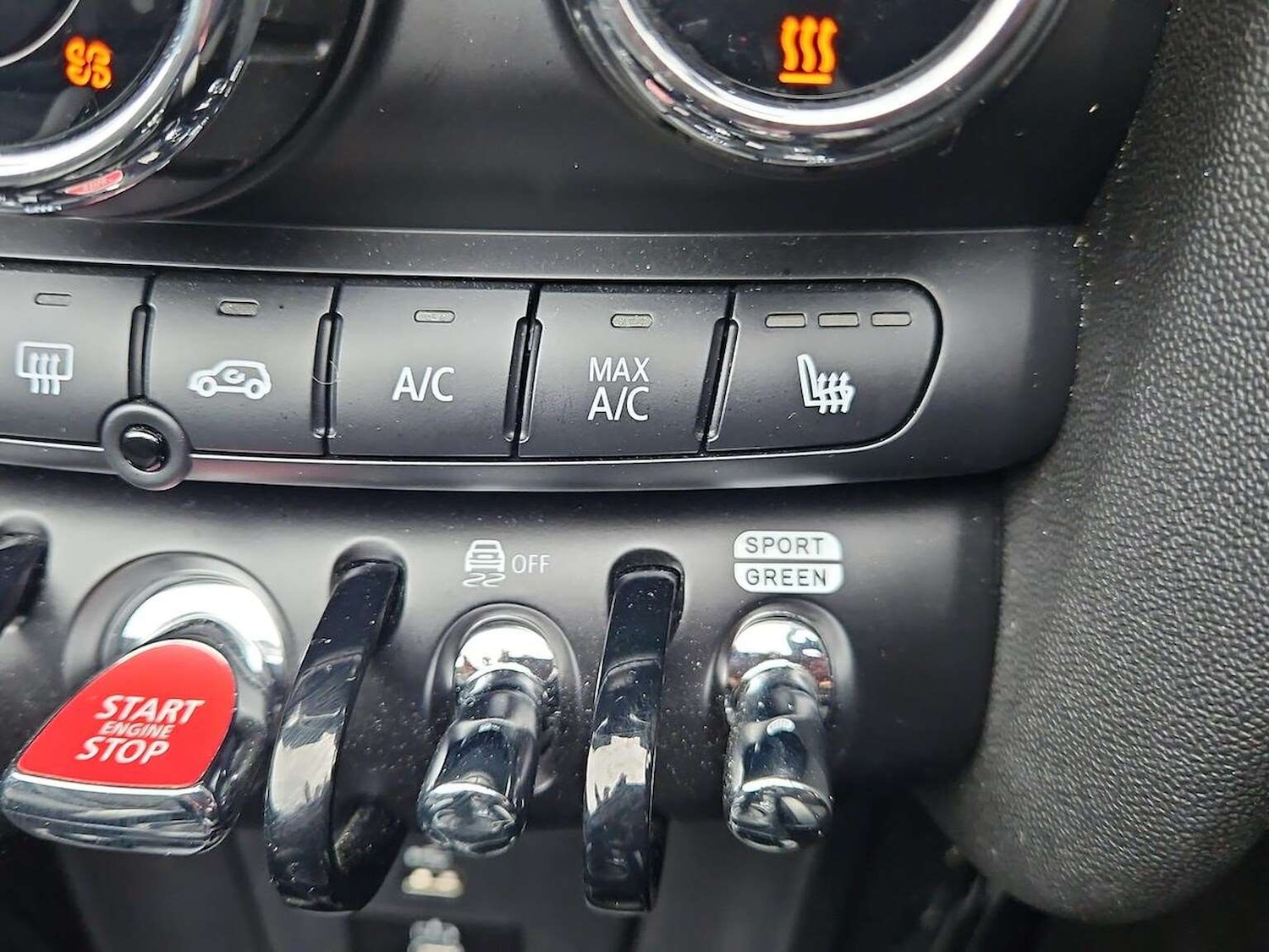 Used MINI Convertible 2024 for sale - 76763513: Photo 13