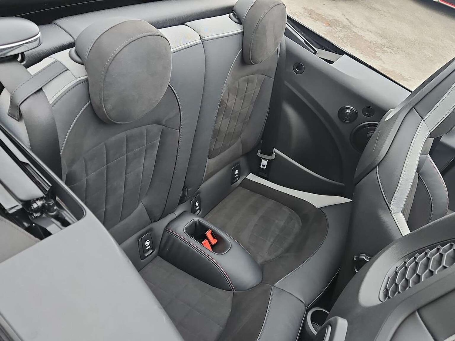 Used MINI Convertible 2024 for sale - 76763513: Photo 17