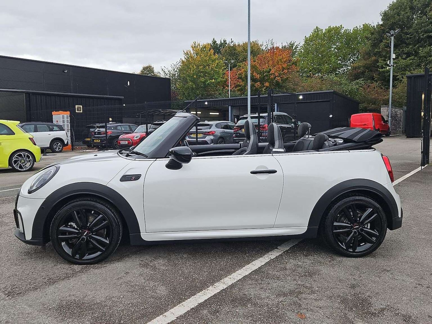 Used MINI Convertible 2024 for sale - 76763513: Photo 20