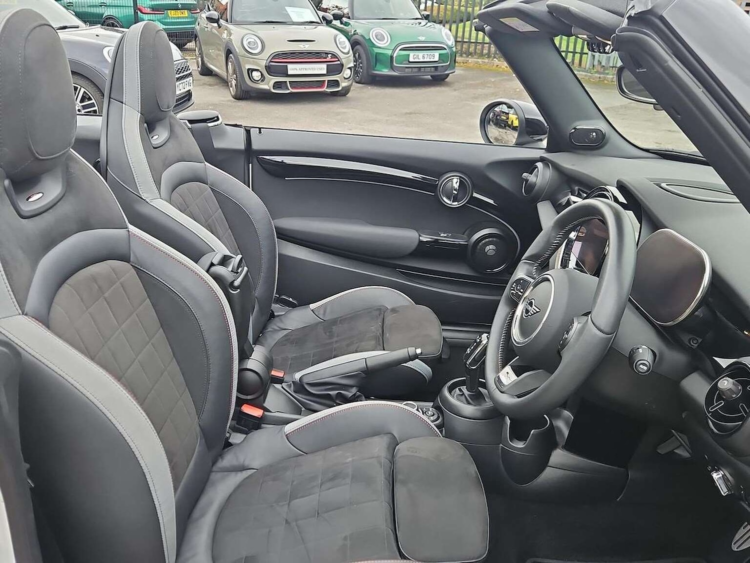 Used MINI Convertible 2024 for sale - 76763513: Photo 22