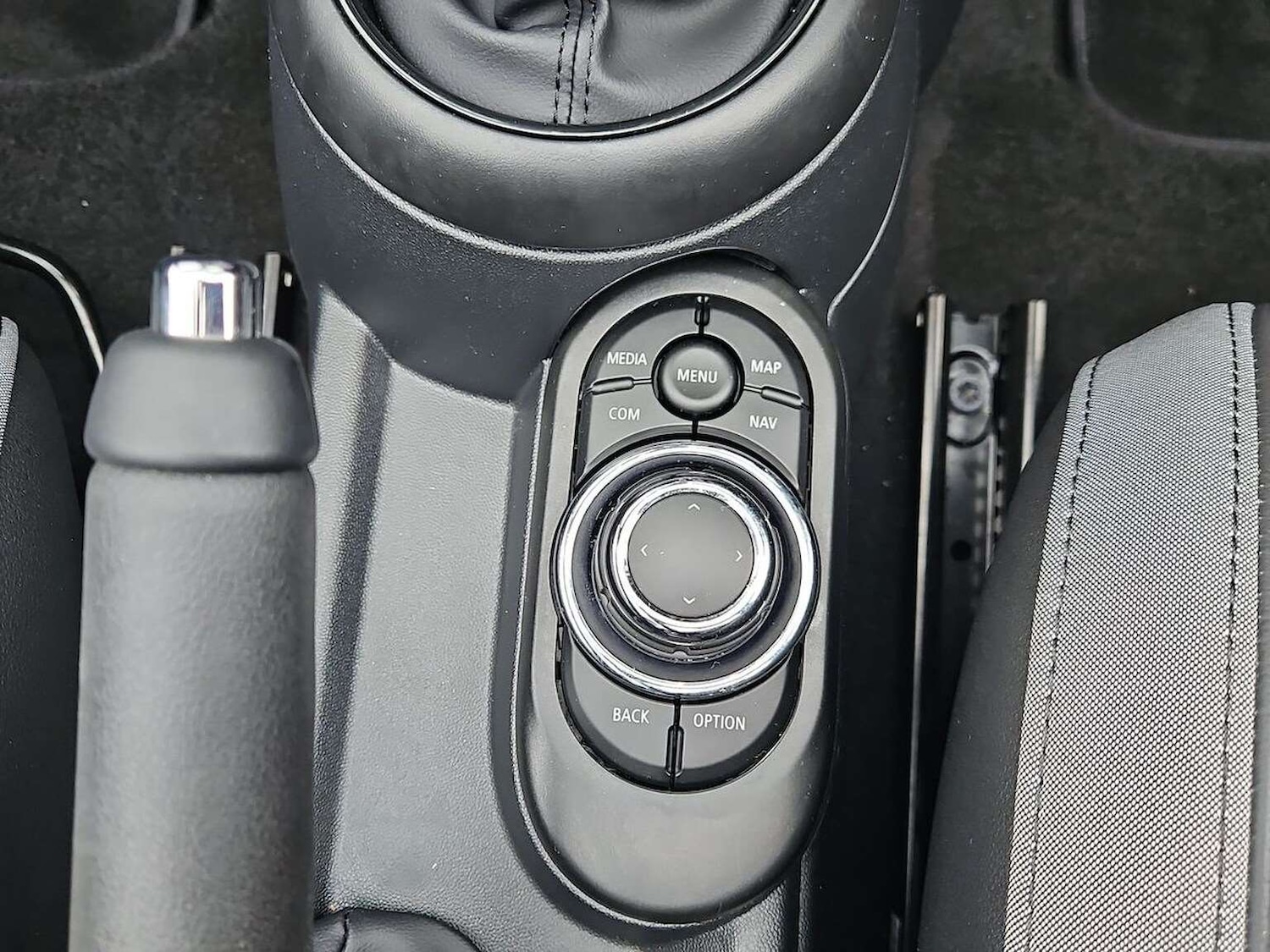 Used MINI Convertible 2024 for sale - 76763513: Photo 24