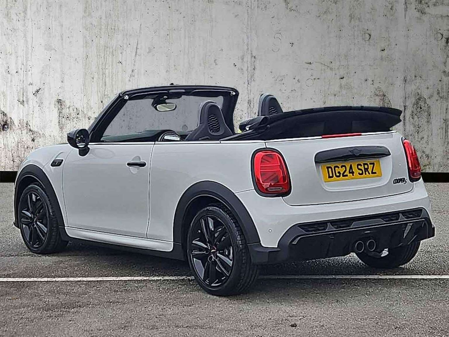 Used MINI Convertible 2024 for sale - 76763513: Photo 3