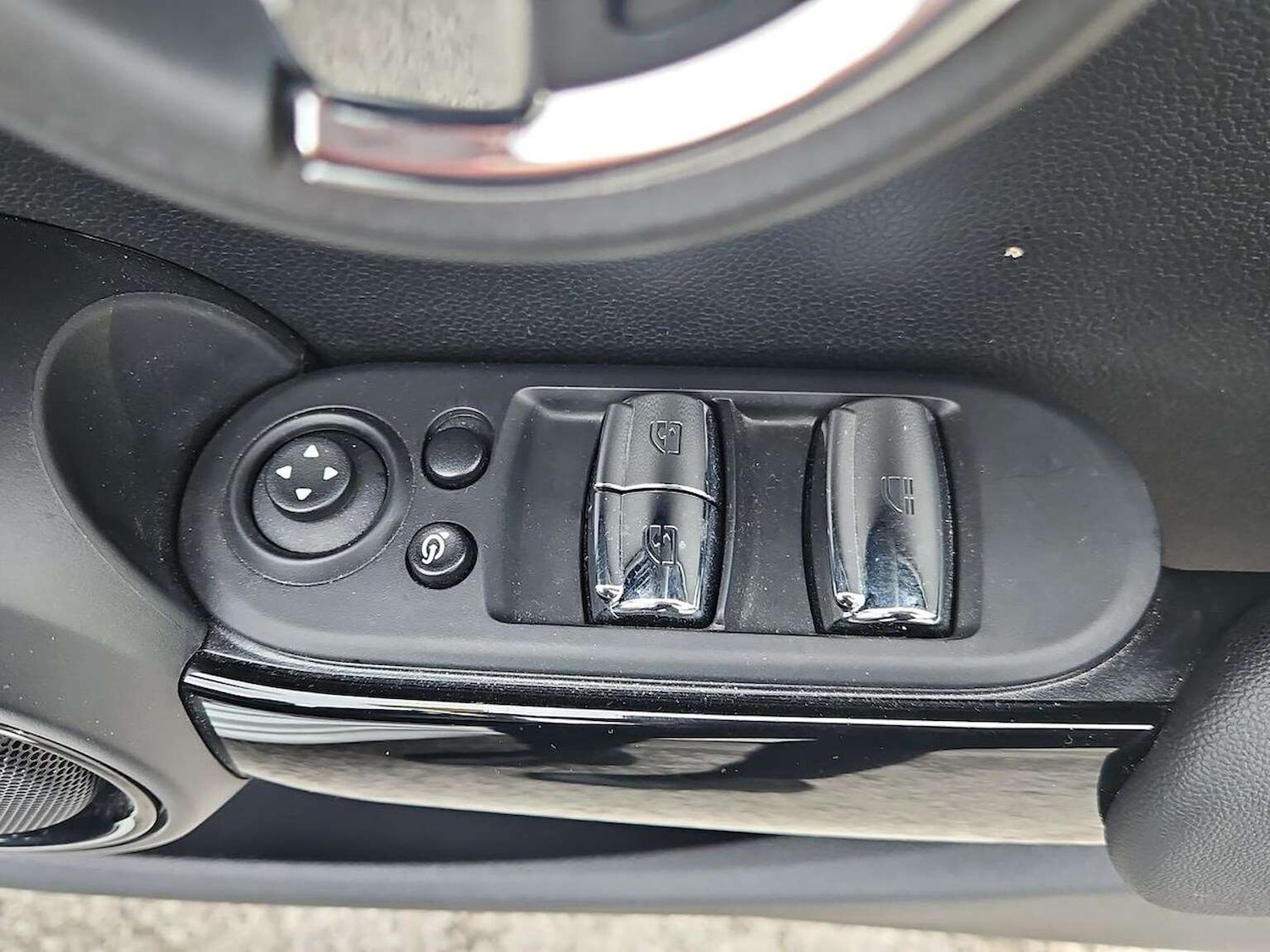 Used MINI Convertible 2024 for sale - 76763513: Photo 32