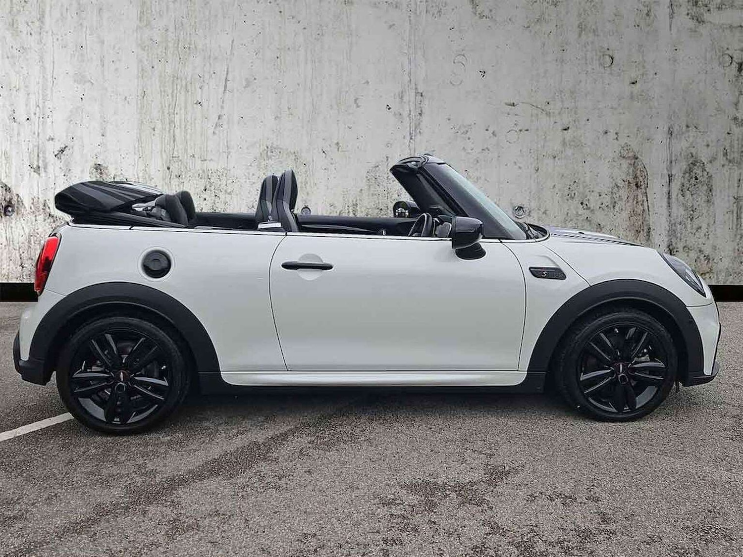 Used MINI Convertible 2024 for sale - 76763513: Photo 4